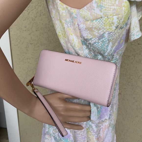 Michael Kors Jet Set Travel Large Travel CONTINENTAL Wristlet-Wallet - Picture 1 of 16